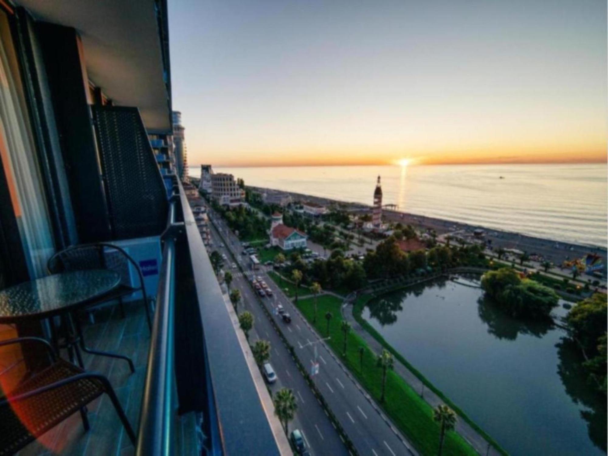 Sea View Orbi City Aparthotel Μπατούμι Εξωτερικό φωτογραφία