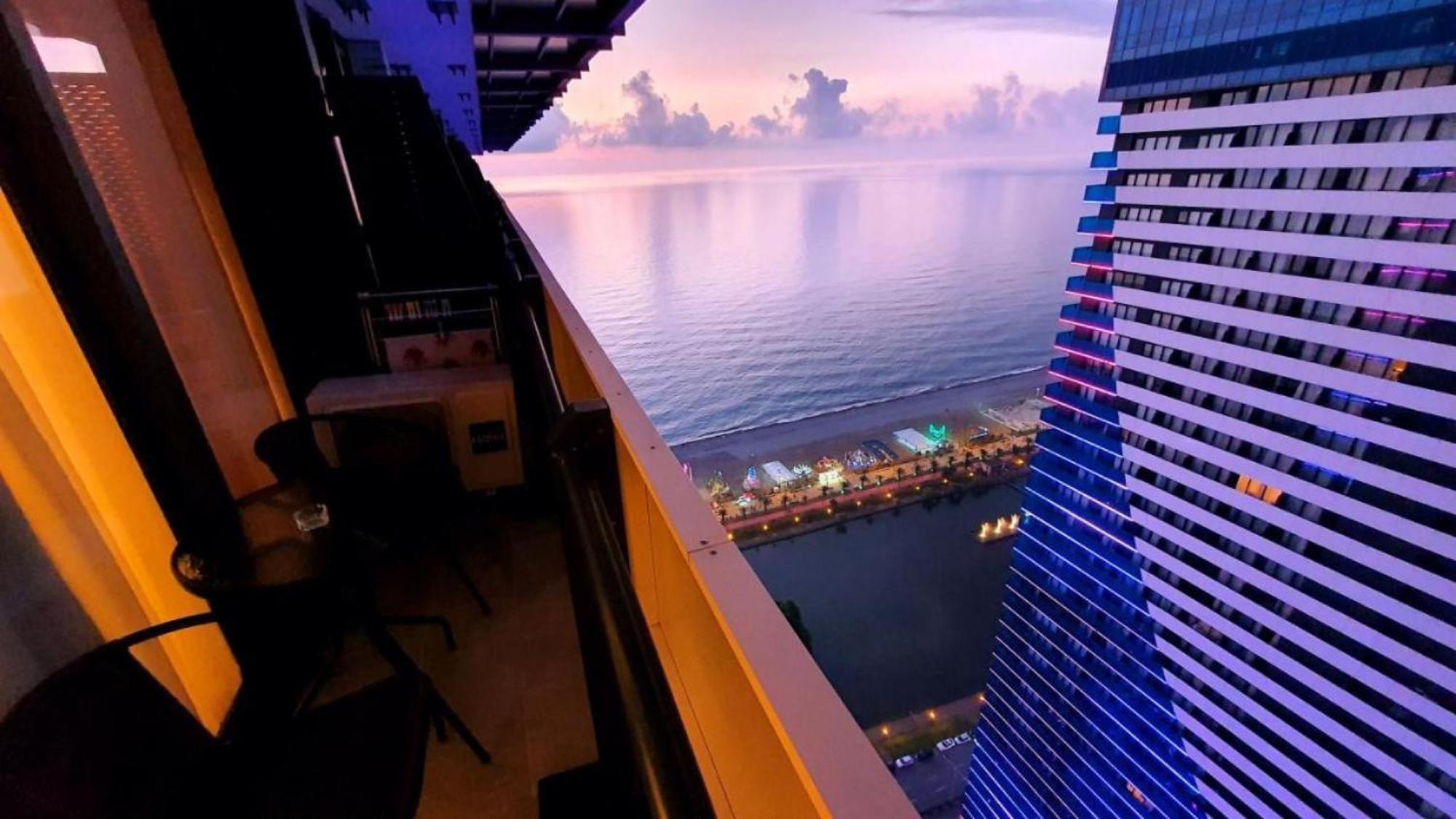 Sea View Orbi City Aparthotel Μπατούμι Εξωτερικό φωτογραφία